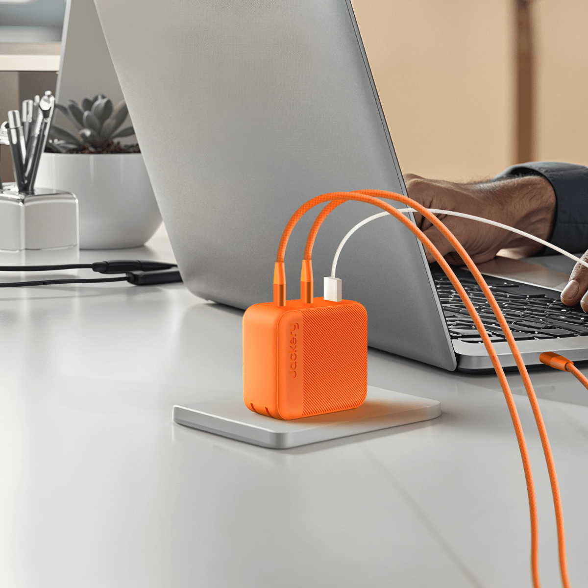 Jackery 102W GaN 3-Port Fast Charger USB-C PD3 PPS Compact Travel Charger for Home Office